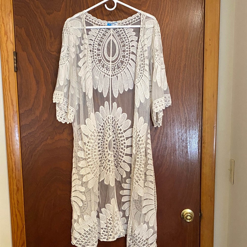 Rebellion women’s size small kimono